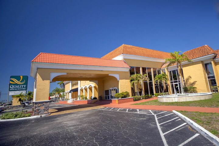 Hotel 5 of 55