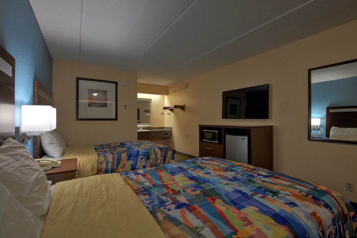 Room 18 of 25