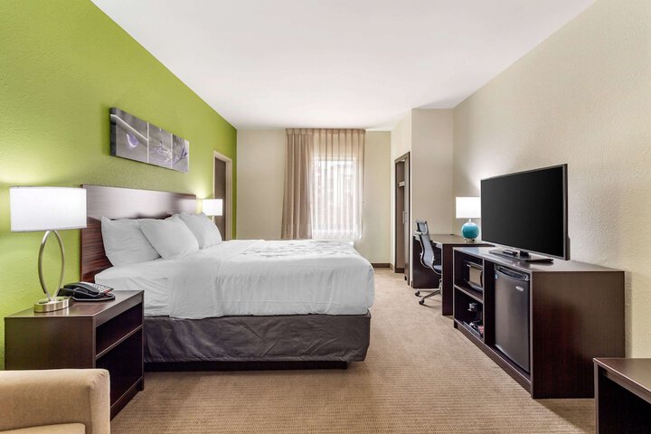 Room 17 of 35