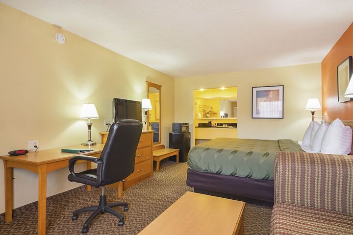 Room 30 of 40