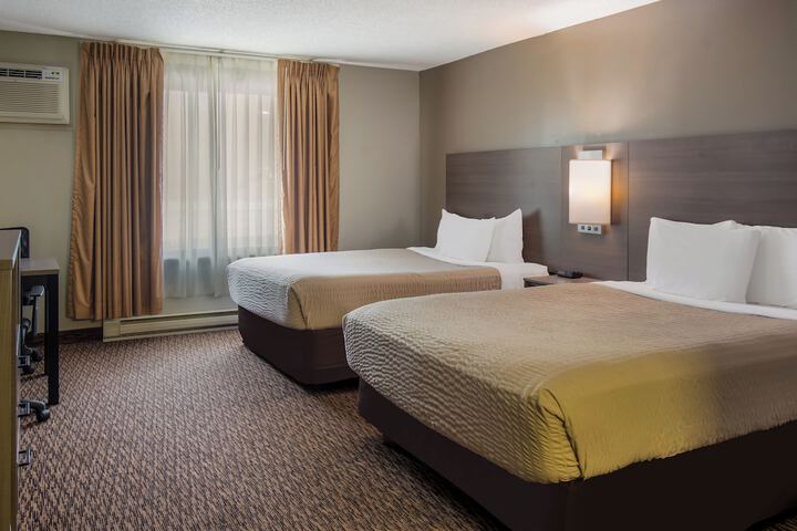 Room 32 of 48
