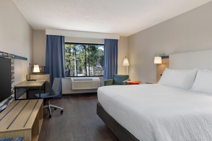 Lake Norman Inn and Suites