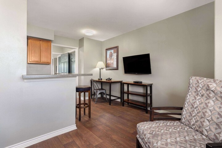 Eagles Den Three Rivers Texas a Travelodge by Wyndham