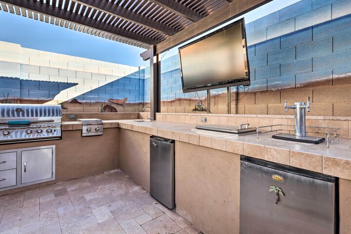 Maricopa Home w / Swim-up Bar Heated Pool & Slide