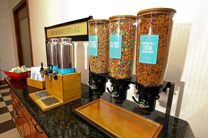 Breakfast/Coffee Service 22 of 31