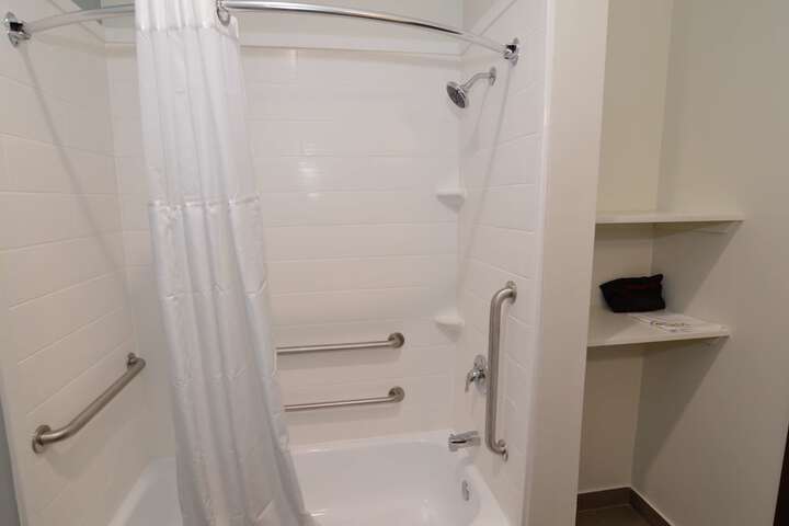 Room 12 of 27