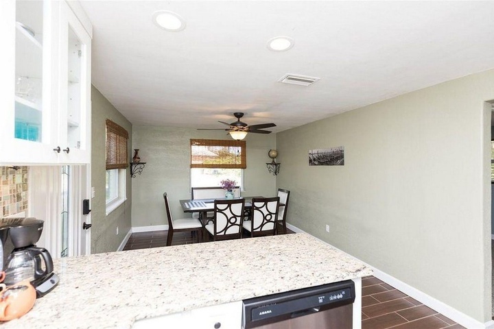 Palmetto Retreat 2 / 2 Free Activities! & Wifi Beach Nearby