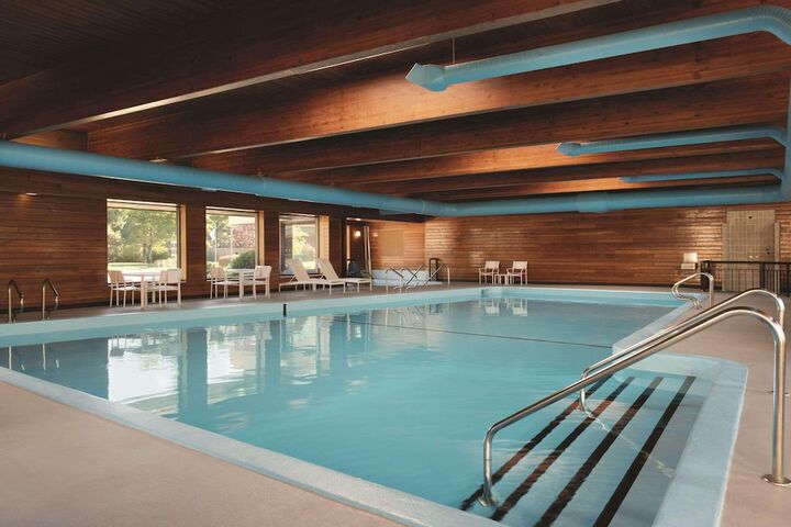 Pool 10 of 29