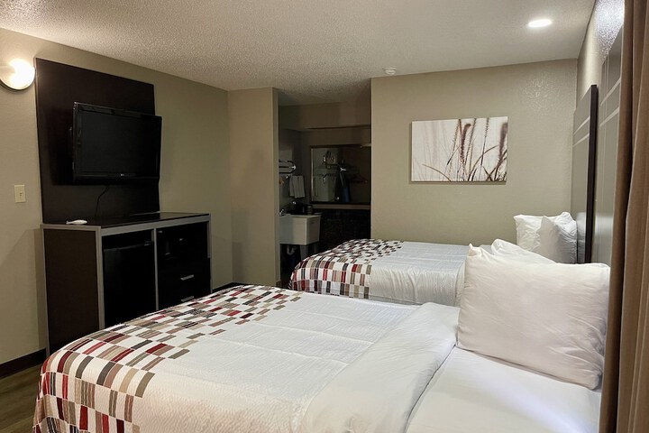 Room 13 of 18
