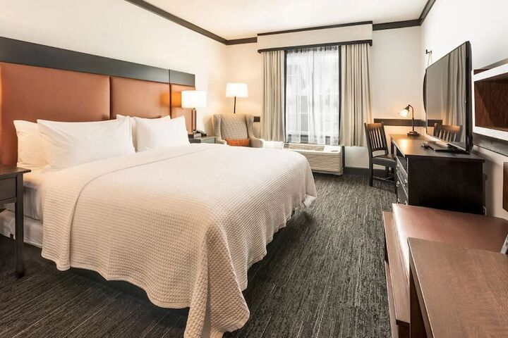 Room 14 of 38
