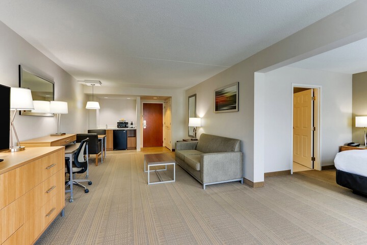Room 18 of 38