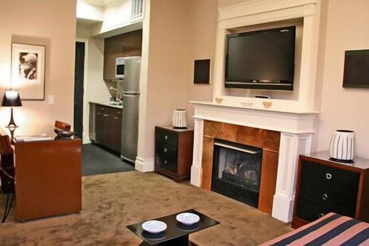 Room 14 of 34