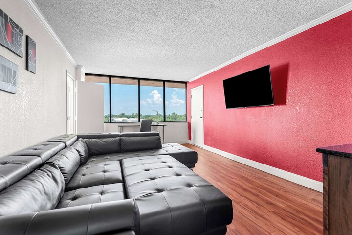 Room 7 of 26