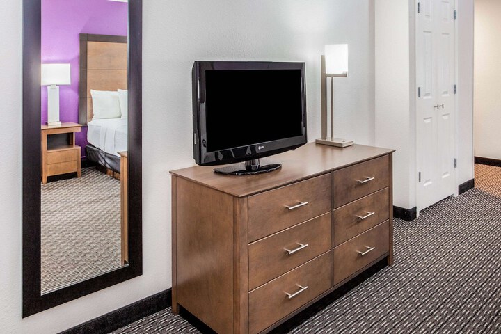 Room 22 of 36