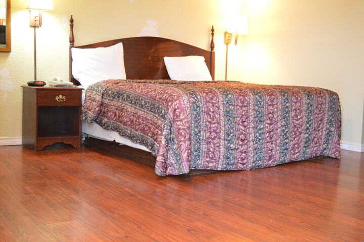 Knights Inn Greenville TX