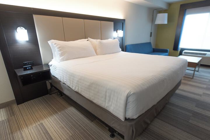 Holiday Inn Express Hotel & Suites in North East (Erie) by IHG