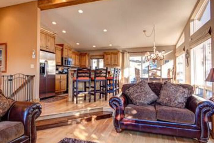 Mountain Lodge with Hot Tub by RedAwning