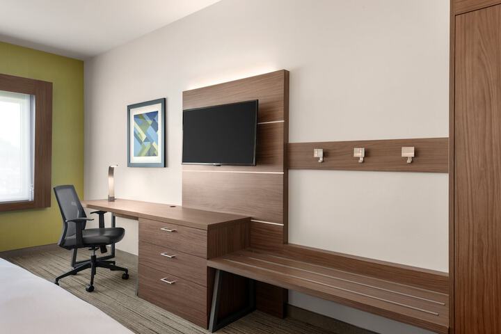 Room 13 of 39