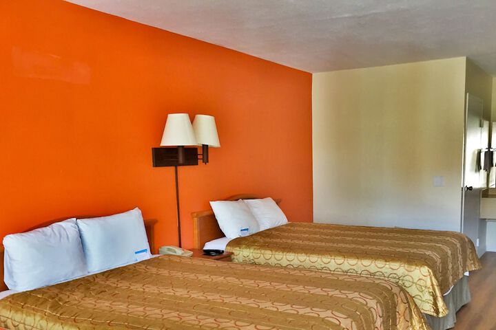 Room 16 of 34