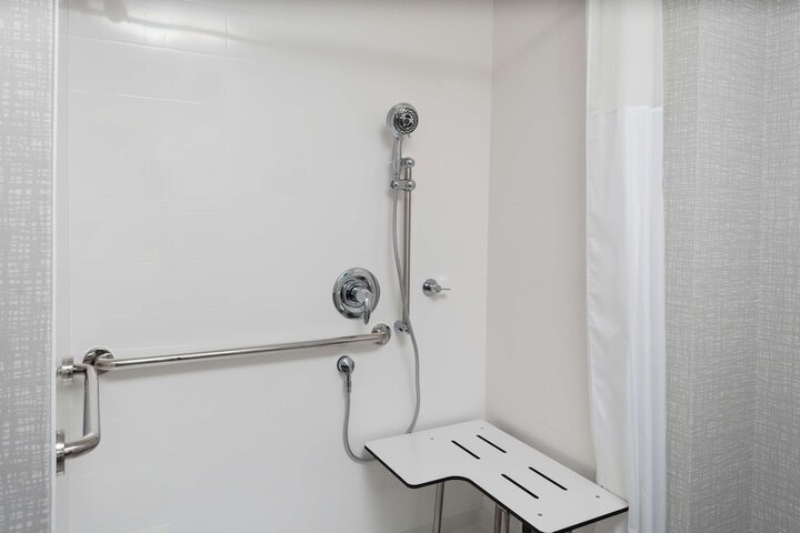 Room 15 of 25