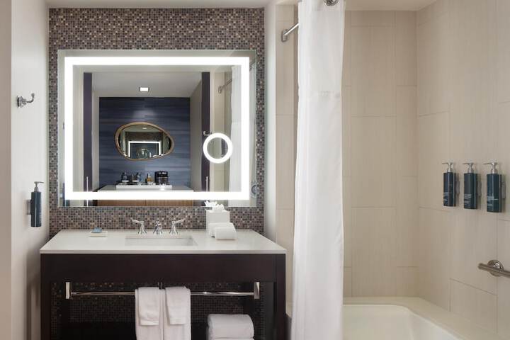 Hilton Dallas / Plano Granite Park