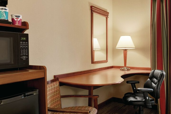 Room 32 of 52