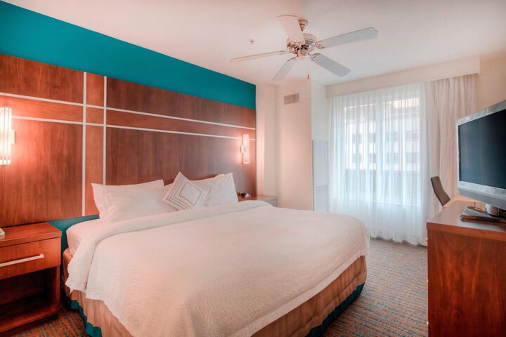 Room 27 of 53