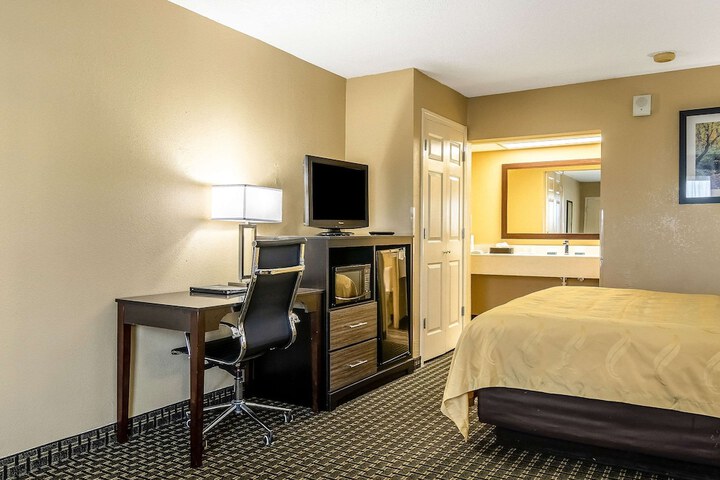Room 9 of 29