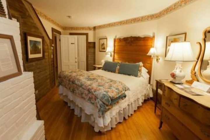Arlingtons West Mountain Inn
