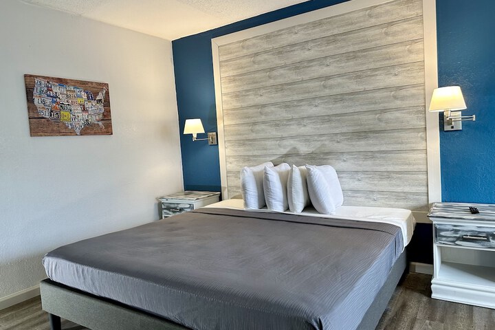 Room 15 of 21