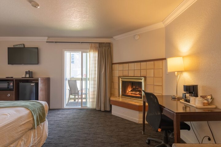 Room 17 of 36