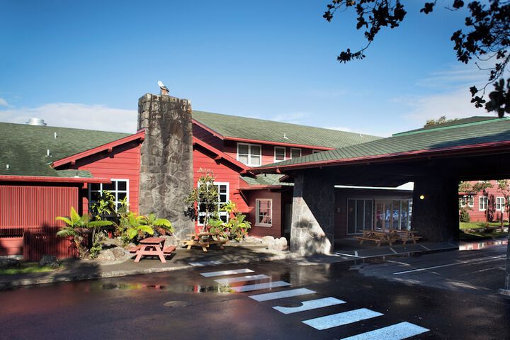 Hawaii Volcano House