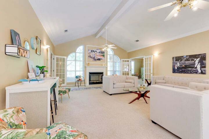 Chic Home w / Club Access Near Bay St. Louis!