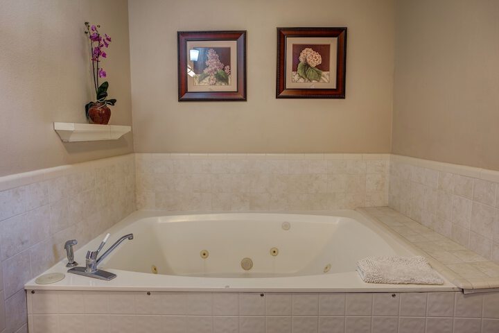 Hot Tub 181 of 187