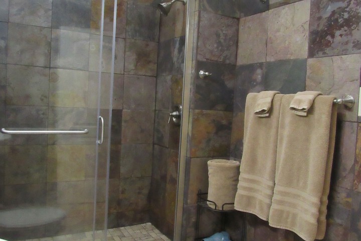 Hamilton House Inn