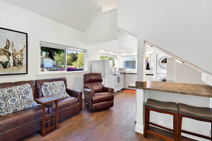 Cozy Ferndale Studio on 20-acre Working Farm!