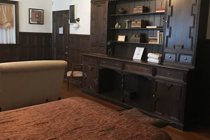 Room 35 of 98