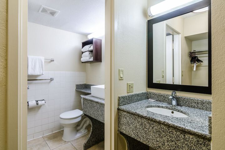Red Roof Inn PLUS+ Wichita East