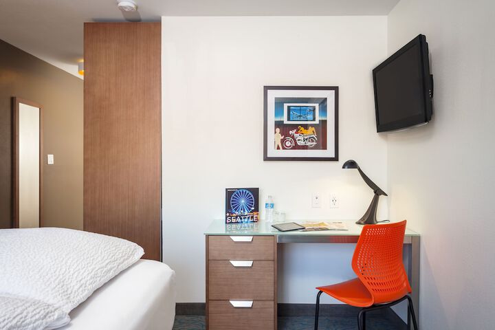 Room 17 of 43