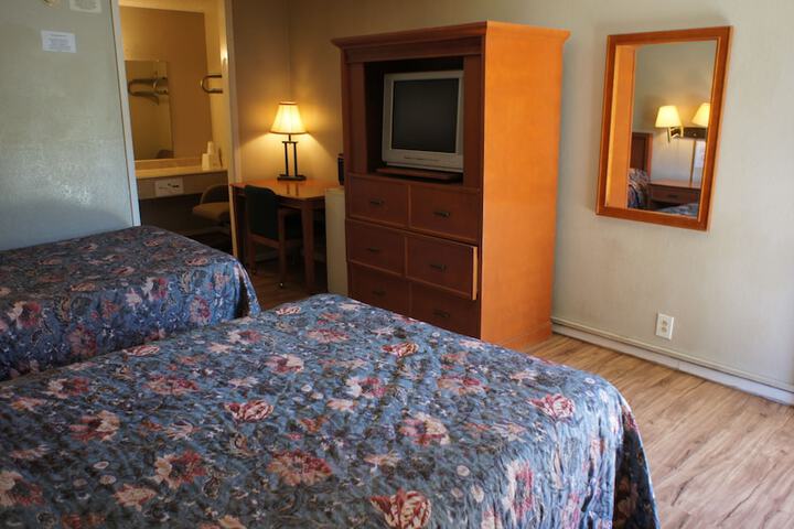 Room 13 of 18