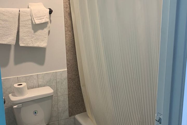 Room 16 of 33