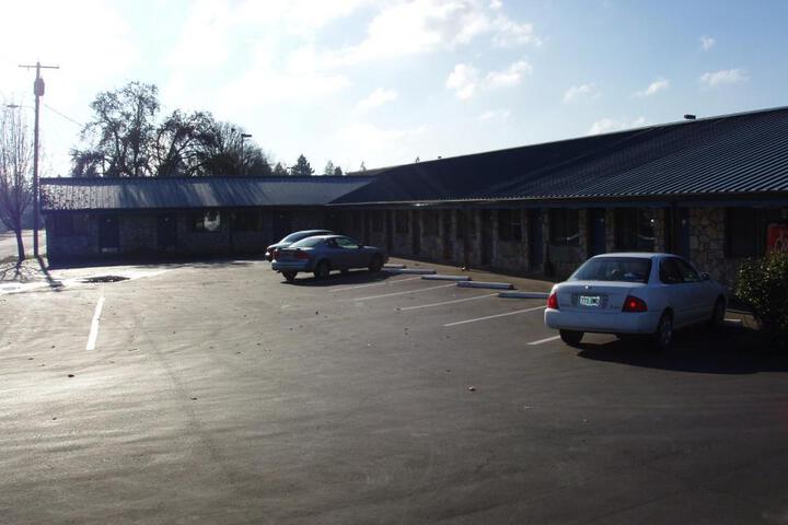 Towne and Country Motel