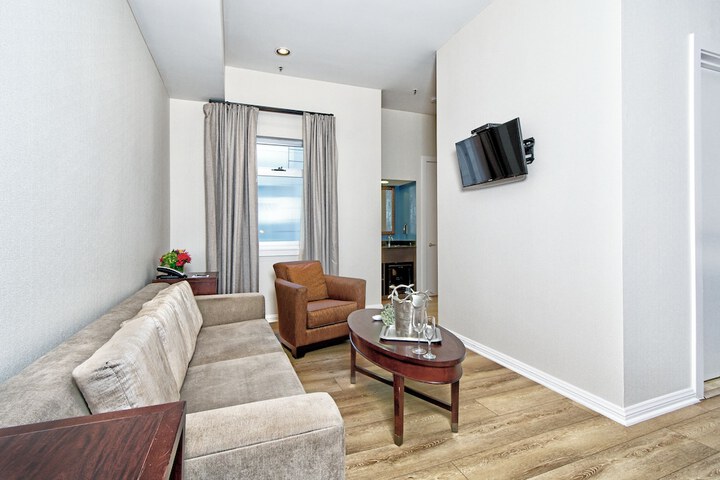 Room 18 of 35