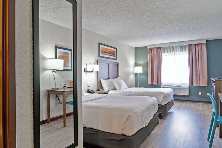 Room 35 of 60