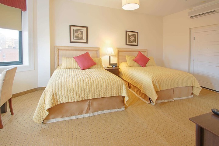Room 17 of 27