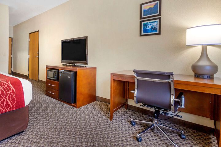 Room 9 of 32