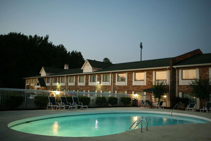 Pool 11 of 37