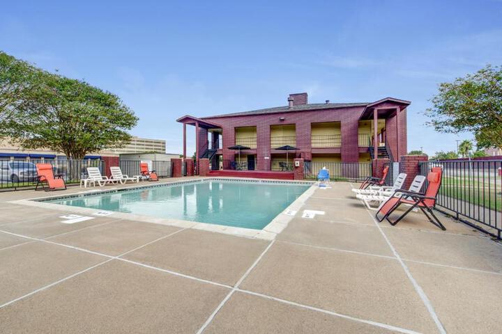 Pool 5 of 23