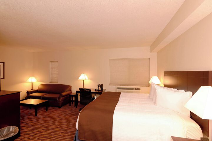 Room 37 of 104