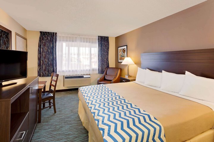 Room 10 of 15